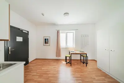 Küche/Küchenzeile in der Unterkunft Central City Suits