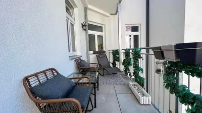 Ein Balkon oder eine Terrasse in der Unterkunft Cozy Retreat with Large Balcony near Schönbrunn