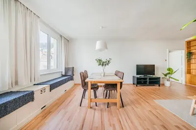 TV/Unterhaltungsangebot in der Unterkunft FeelHome-Karmeliterviertel-6 Gäste-WiFi-Smart TV