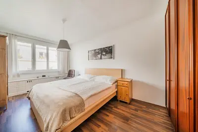 Ein Bett oder Betten in einem Zimmer der Unterkunft FeelHome-Karmeliterviertel-6 Gäste-WiFi-Smart TV