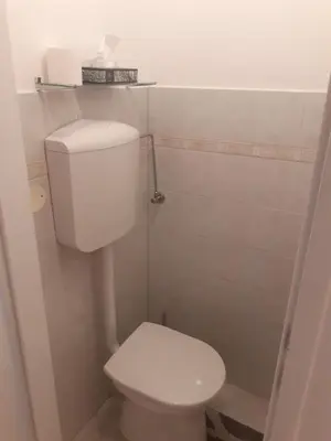 Ein Badezimmer in der Unterkunft HappyHostel