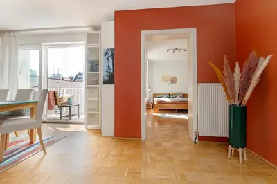 Ein Sitzbereich in der Unterkunft City - Balkon - WorkSpace - Waschmaschine - U2 & U4