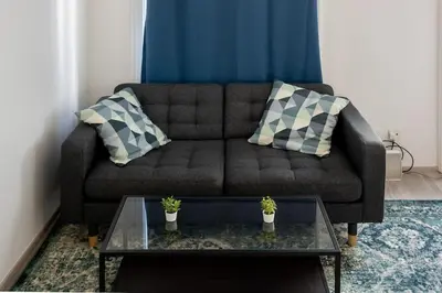 Ein Sitzbereich in der Unterkunft Royal Blue Deluxe