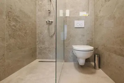 Ein Badezimmer in der Unterkunft großzügiges App. 2 Schlafzimmer