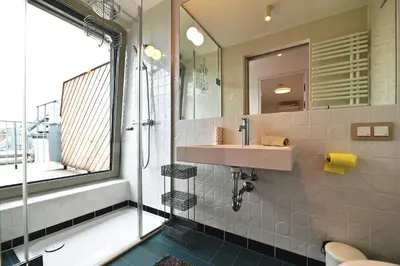 Ein Badezimmer in der Unterkunft Julius 22 - Urban Oasis, 5 Mins to City Center
