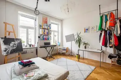 Grundriss der Unterkunft FRO-MEDIA - Streetside Room 2 - Community Space