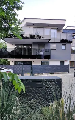 Das Gebäude in dem sich die Ferienwohnung befindet