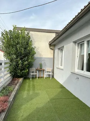 Ein Garten an der Unterkunft Modernes Haus nähe Parndorf