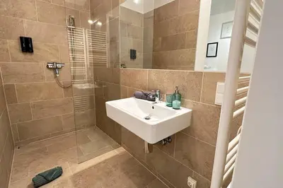Ein Badezimmer in der Unterkunft C’est la vie à Paris Apartment