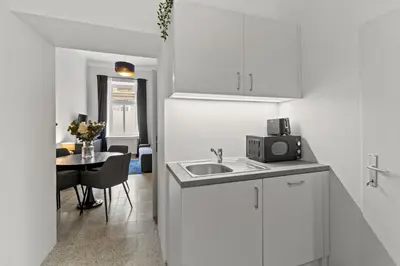 Küche/Küchenzeile in der Unterkunft Stylish Apartment, 4 min to U3 Zipperer Straße