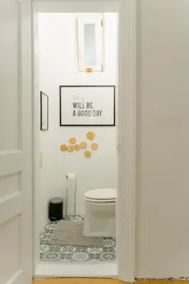 Ein Badezimmer in der Unterkunft Cozy APT perfect for 4-6 TV Metro Self-Checkin