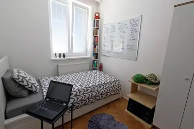 Ein Bett oder Betten in einem Zimmer der Unterkunft Vienna: Cozy 2-Room Apt. (U3 - Schweglerstrasse)
