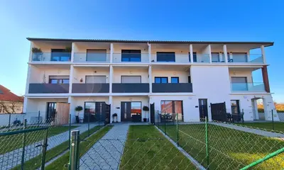 Das Gebäude in dem sich die Ferienwohnung befindet