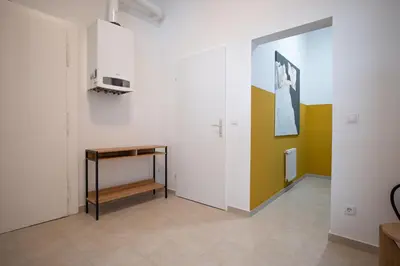 Grundriss der Unterkunft Central brand-new apartment with a patio