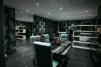 Ein Sitzbereich in der Unterkunft VIP Vienna Shopping Center 5 Appartment