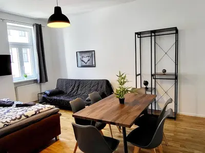 Ein Sitzbereich in der Unterkunft Sunny apartment with 1 balcony