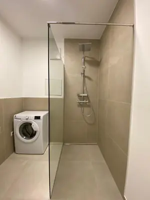 Ein Badezimmer in der Unterkunft Modern Studio Gardenia_Gartenwohnung Alte Donau
