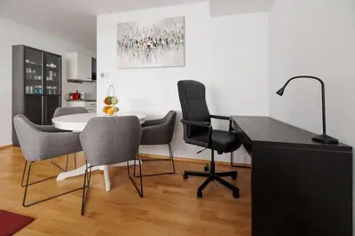 Ein Sitzbereich in der Unterkunft NEW! Convenient ViennaLove Apartment WienMeidling