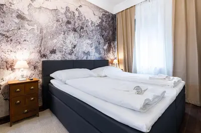 Ein Bett oder Betten in einem Zimmer der Unterkunft Luxury 2 bedroom apartment with king-size beds