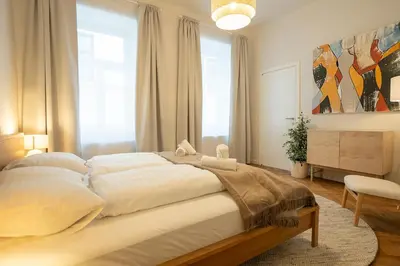 Grundriss der Unterkunft Chic 94m2 apartment with a king-size bed