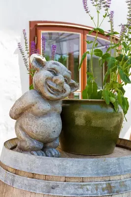 Ein Garten an der Unterkunft unser rosa Haus für Sie