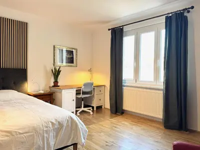 Ein Bett oder Betten in einem Zimmer der Unterkunft Newly Renovated Apartment at Yppenplatz