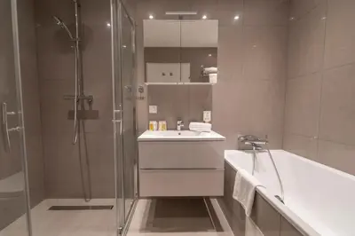 Ein Badezimmer in der Unterkunft Pakat Residences