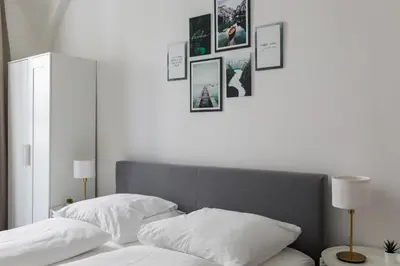 Ein Bett oder Betten in einem Zimmer der Unterkunft Free Parking I 500 Mbit Wifi I Kingsize Bed