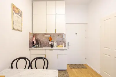 Küche/Küchenzeile in der Unterkunft Gemütliche Wohnung nur 15 Minuten ins Stadtzentrum