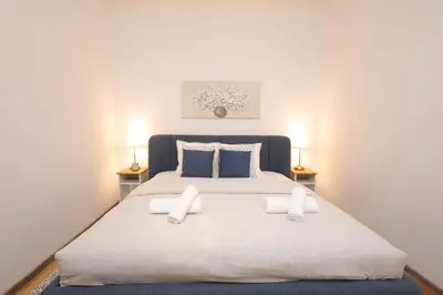 Ein Bett oder Betten in einem Zimmer der Unterkunft Ruby holiday home with patio