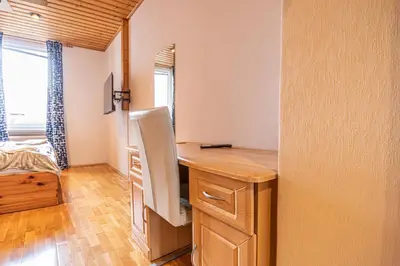 Ein Bett oder Betten in einem Zimmer der Unterkunft Vienna's Finest Spacious 2BR & 1LR Apartment