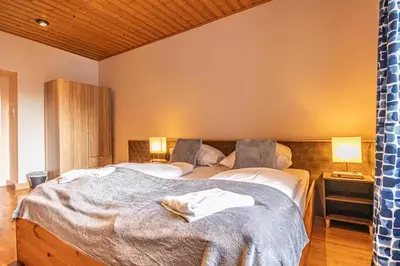 Ein Bett oder Betten in einem Zimmer der Unterkunft Vienna's Finest Spacious 2BR & 1LR Apartment
