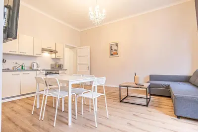 Küche/Küchenzeile in der Unterkunft Spacious 2BR Apartment with Living Room in Central Vienna