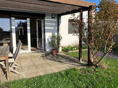 Ein Garten an der Unterkunft Ferienhaus Seeblick