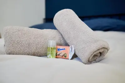 Ein Bett oder Betten in einem Zimmer der Unterkunft Charming Vienna Flat - near Metro & Volksoper