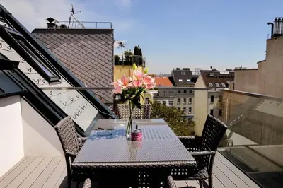 Ein Balkon oder eine Terrasse in der Unterkunft Top 11 New Design Apartment