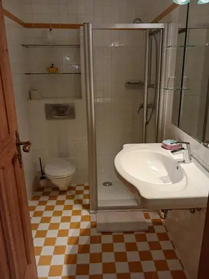 Ein Badezimmer in der Unterkunft Gästehaus Hans Moser