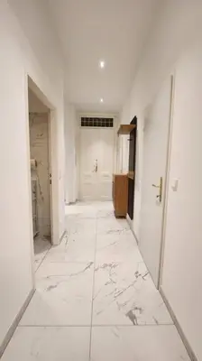 Ein Badezimmer in der Unterkunft City Apartment (1km to the 1st District)