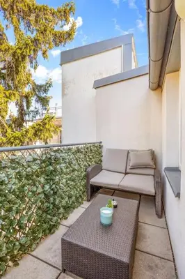 Ein Sitzbereich in der Unterkunft Green Dream Apartment - 3BR - Gym - Parking - Rooftop - Terrace