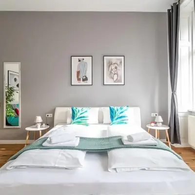 Cool 1BR Near Metro & Center by HM