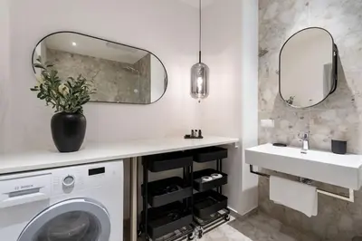 Ein Badezimmer in der Unterkunft Glam 1BR Suite, Easy City Path by HM