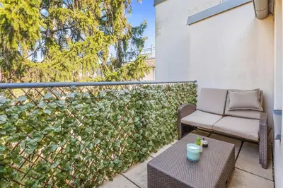 Ein Sitzbereich in der Unterkunft 2 separate Full Apartments - 5 BR - Gym - Parking - Rooftop