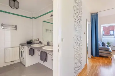 Küche/Küchenzeile in der Unterkunft 2 separate Full Apartments - 5 BR - Gym - Parking - Rooftop