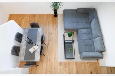 Ein Sitzbereich in der Unterkunft SYMPHONY Apartments 41 - Modern Loft with Terrace and Grill in Central Location