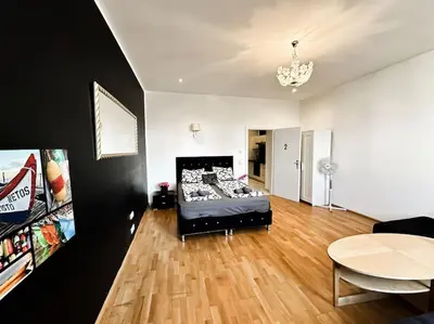 Ein Bett oder Betten in einem Zimmer der Unterkunft W Apartment - Brigittenau Area MM29