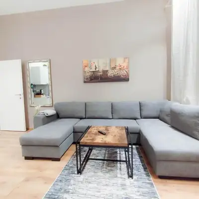 Cozy Apartments in Central Location with Free Parking