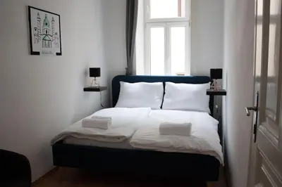 Ein Bett oder Betten in einem Zimmer der Unterkunft josef's home I Urban Classic Apartment I 02
