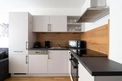 Küche/Küchenzeile in der Unterkunft Cute 1BR Hideaway & City Quick by HM