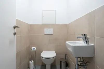 Ein Badezimmer in der Unterkunft Quiet 1BR Oasis, Fast City Path by HM