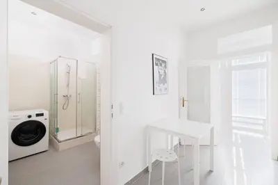 Grundriss der Unterkunft Modern Apartment near City Center - 2BR, Netflix